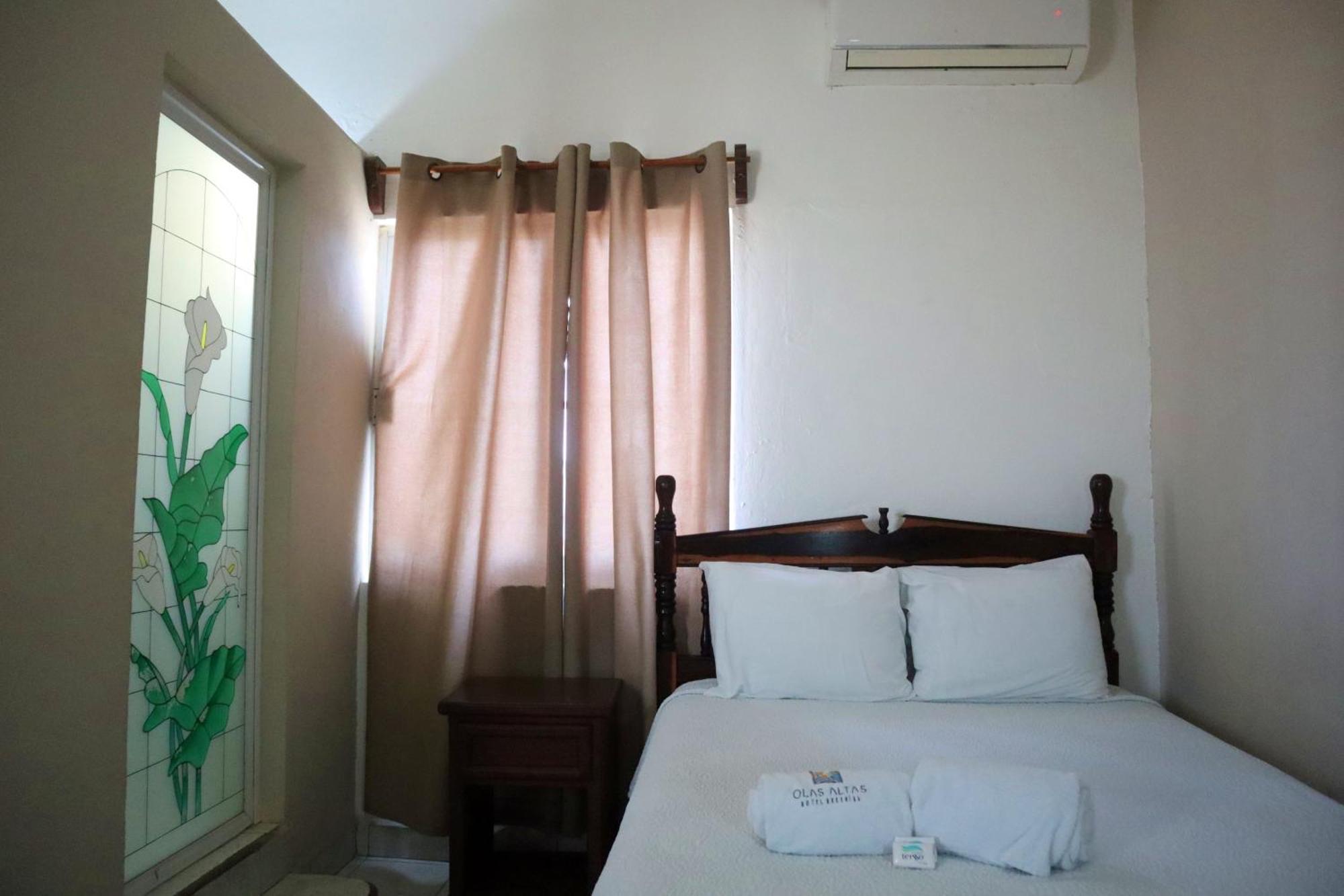 Hotel Olas Altas 布塞里亚斯 外观 照片